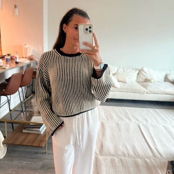 H&M sweater - Picture 2 of 2